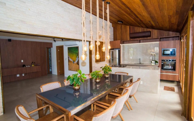 Casa de Alto Padrão 6 Suítes