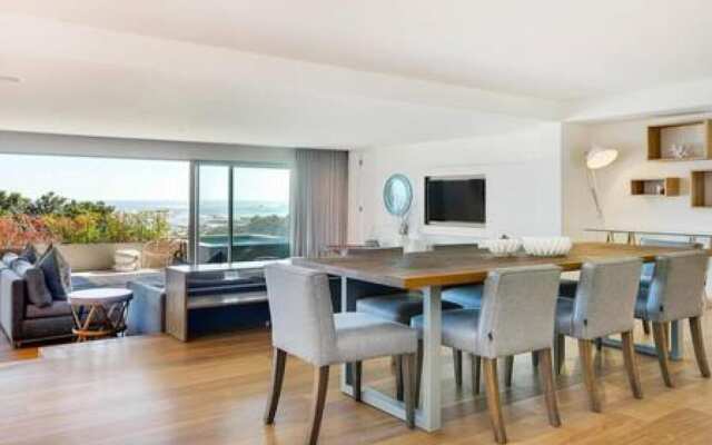 Modern Seaside Apartment w Incredible Views Lillamton