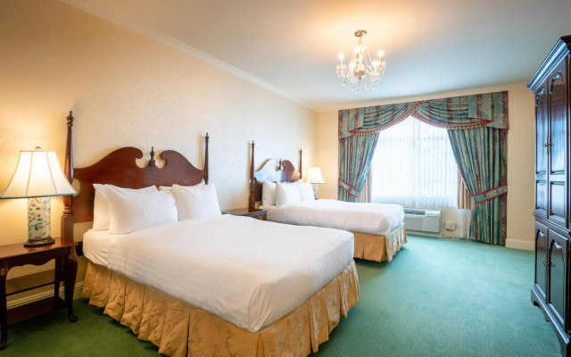 Bristol Hotel, Boutique Collection