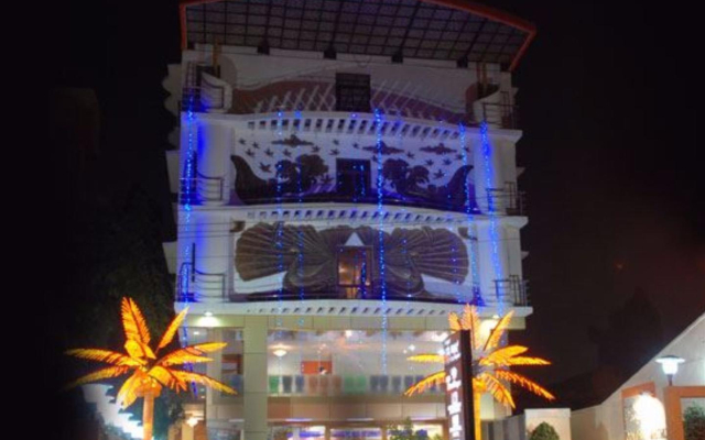 Golden Metro Hotel