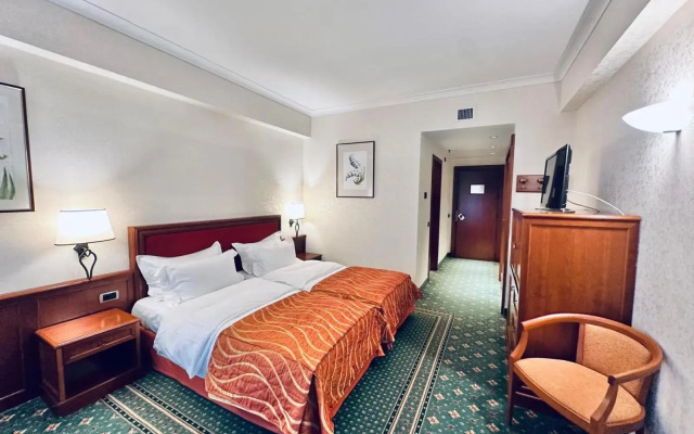 Lux Garden Hotel