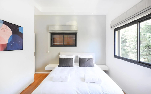 Serene 2BR in Dizengoff Square by HolyGuest