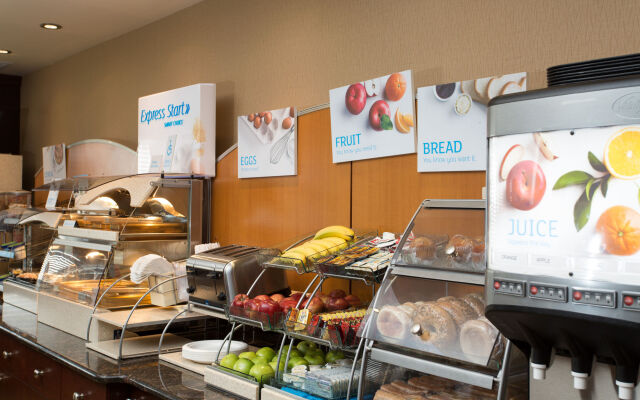 Holiday Inn Express Hotel & Suites WHITECOURT by IHG