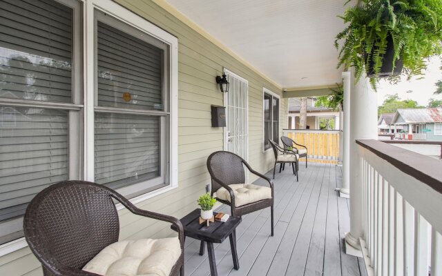 Savannah Home w/ Patio & Grill ~ 2 Mi to Downtown