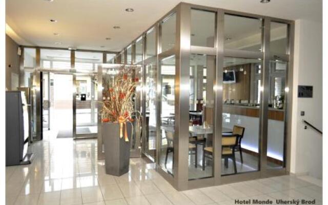Hotel Monde