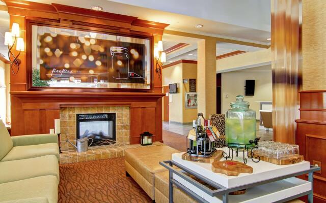 Hilton Garden Inn Ottawa Airport