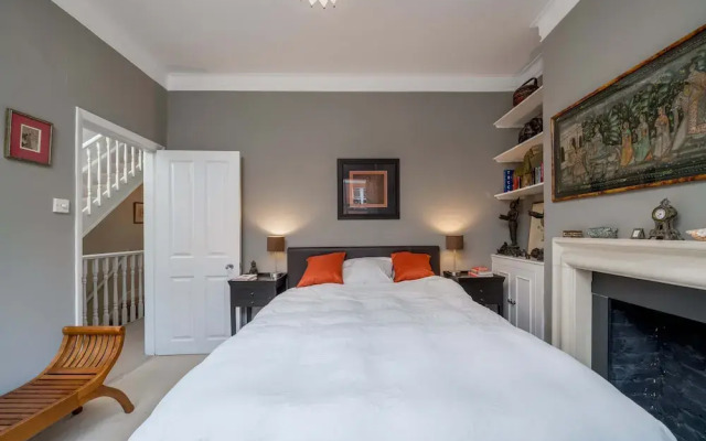 Modern flat near Battersea Park