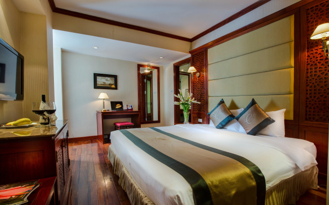 Conifer Boutique Hotel – Guest Rooms – Hanoi