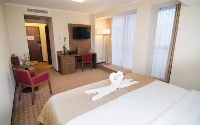 Central Plaza Hotel