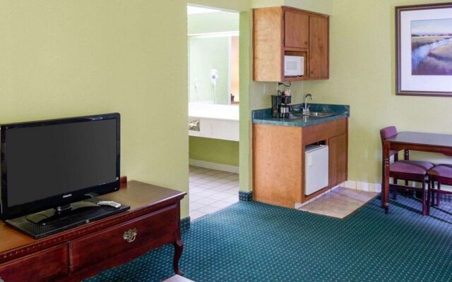 Econo Lodge Canton I-55