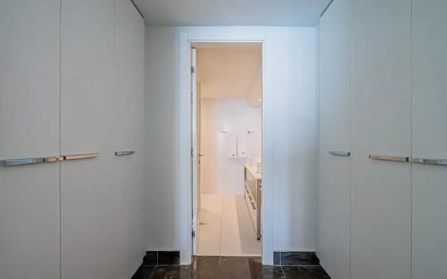 w Majestic 2BR w Perfect Balcony in YOO