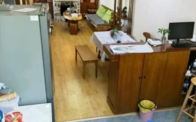 Shiwei Hostel