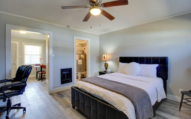 Huntsville Studio w/ Workspace Near Downtown