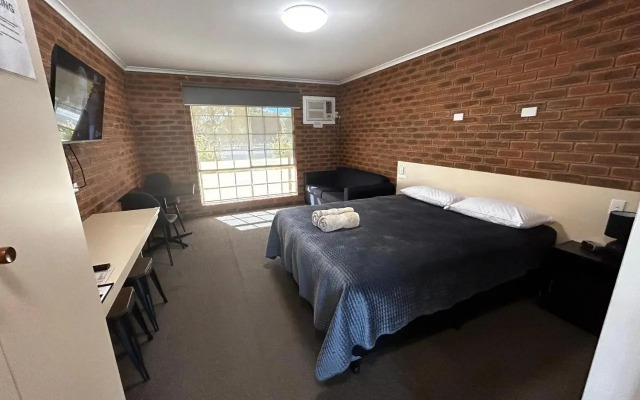 Balranald Colony Inn Motel
