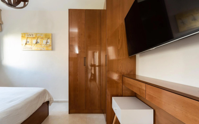 2 Bedroom Beachfront Banana Beach