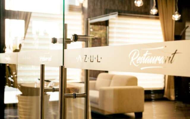AZUL Hotel & Restaurant
