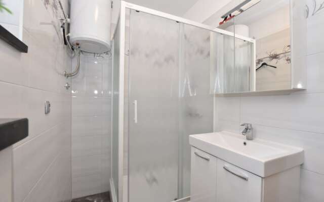 Apartments Mladen