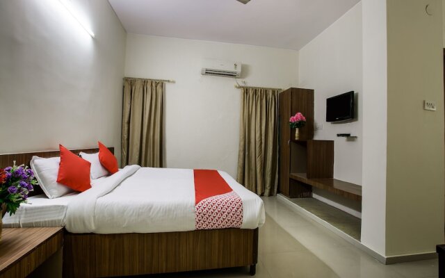 OYO 16075 Aikya Elevens Inn