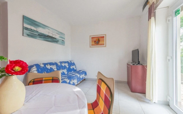 Branko - 60m From the Beach - SA1