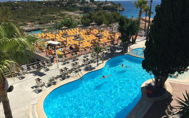 Flipflop Cala Mandía Hotel