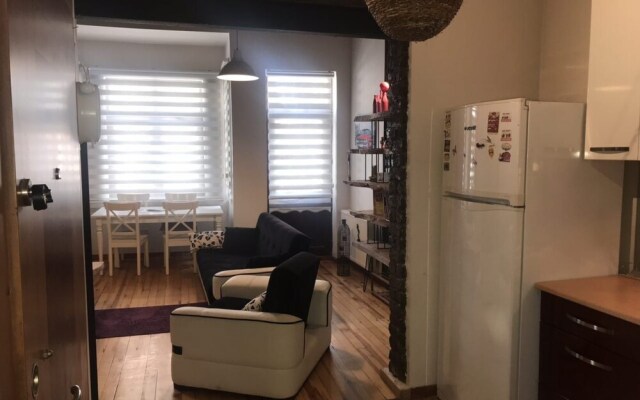 Luxury and Comfortable Apartment