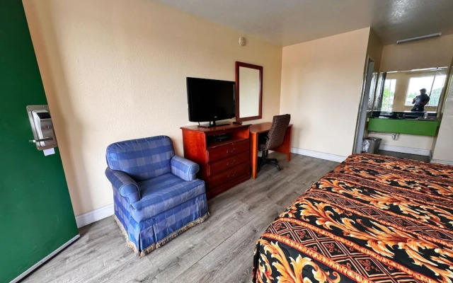 Cloverleaf Motel by Belvilla Richmond near Turnpike