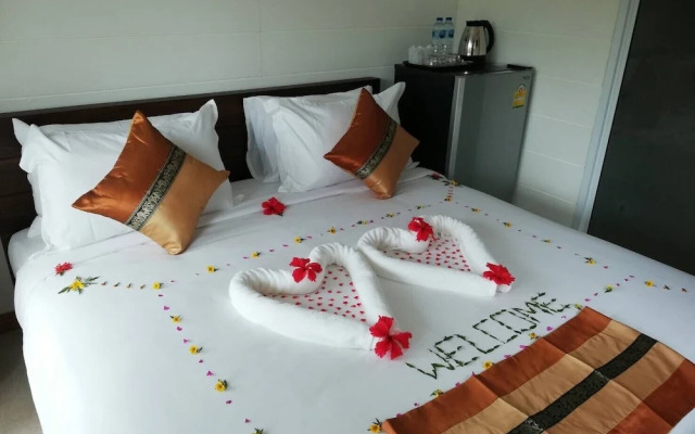 Phumiphat Resort  Koh Mook