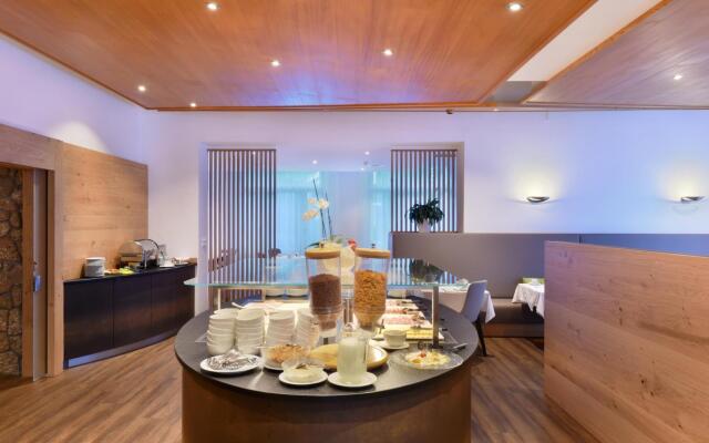 Alpine Hotel Perren