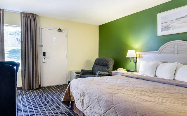 Quality Inn Merriam - Kansas City