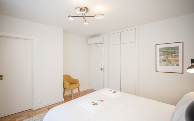 Liiiving in Porto - Design Bright House