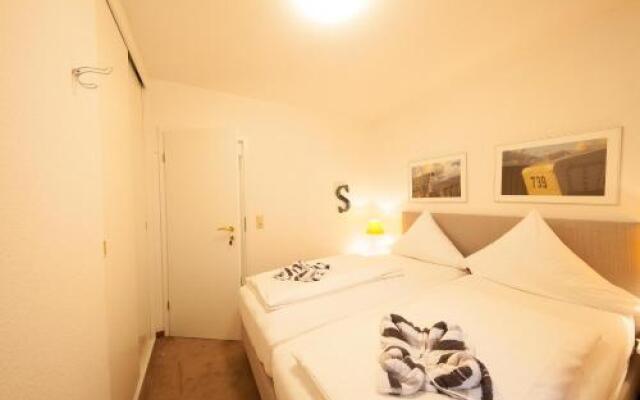 Kaept_n Gordon_ App_ 13