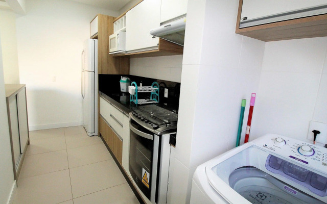 1071 - Apartamento com 2 Suítes na Praia de Bombinhas,