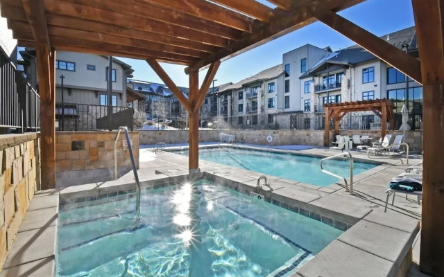 Blackstone Overlook 312 2 Bedroom Condo