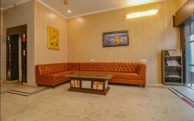 Fabhotel Golden Sunrise Inn