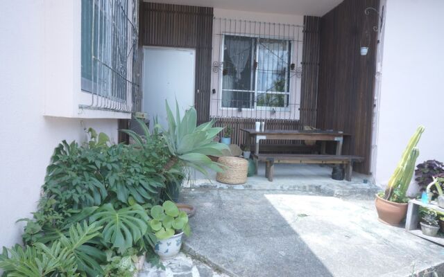 Tiny guest house mametora