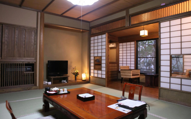 Kurokawa Onsen Ryokan Wakaba – Guest Rooms – Minamioguni