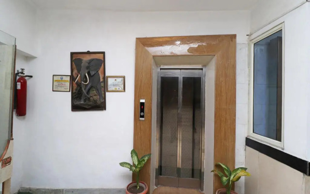 Hotel Solitaire by OYO Rooms