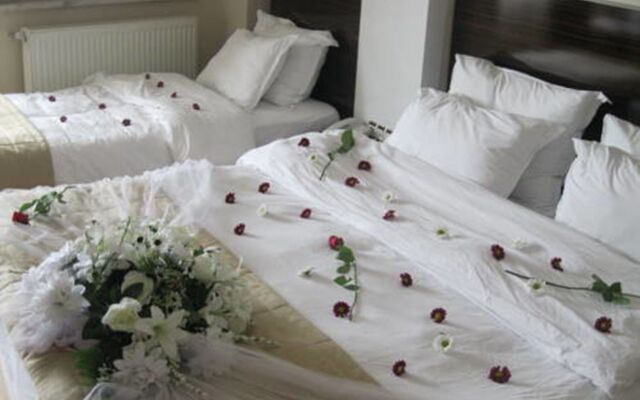 Anya Suit Otel