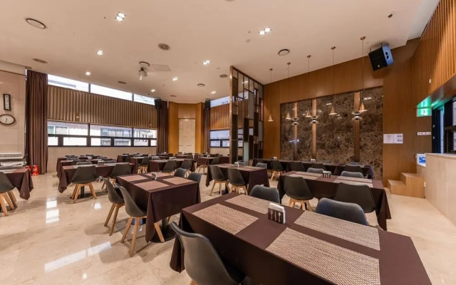 Honors Hotel
