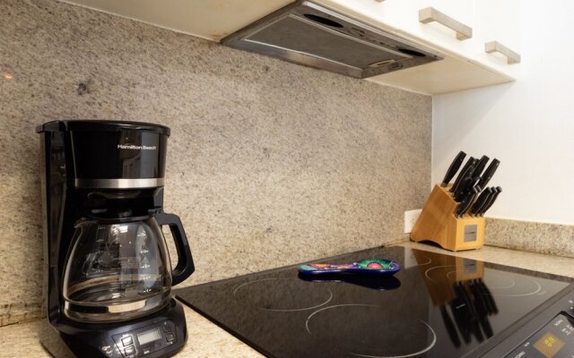 Elements Penthouse 6 3 Bedroom Condo by RedAwning