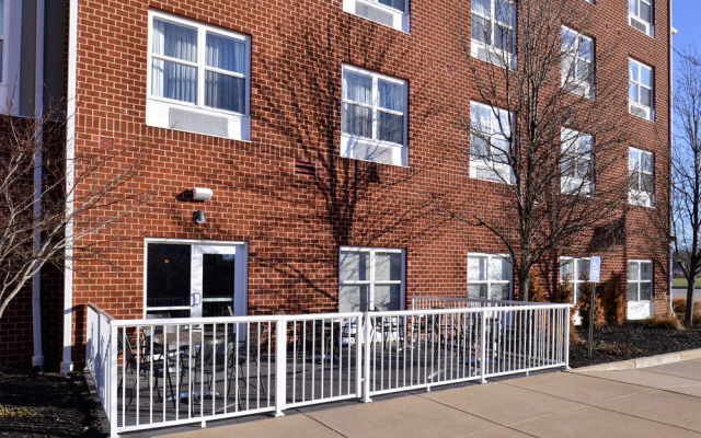 Holiday Inn Express & Suites St. Louis West-O'Fallon