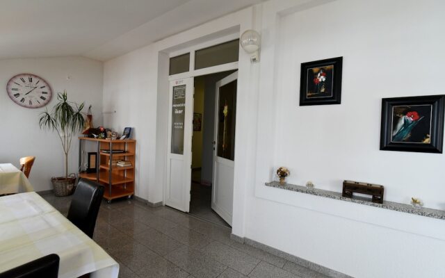 Guesthouse Ikar Zagreb Airport