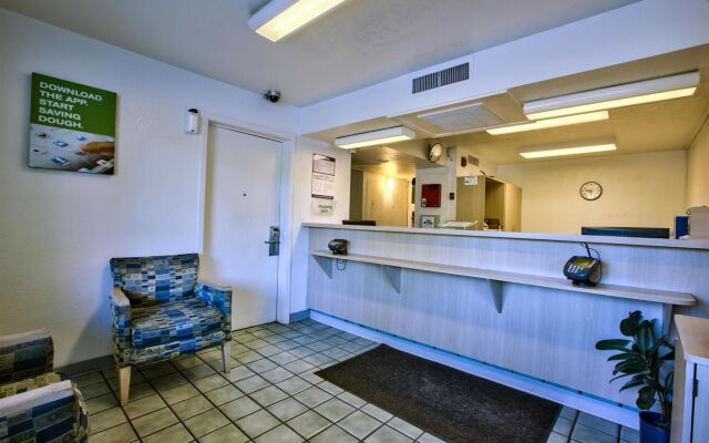 Motel 6 Valdosta, GA - University