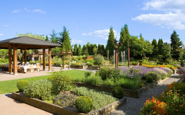 Willows Lodge