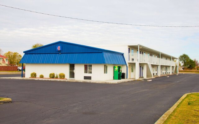 Motel 6 Sikeston MO