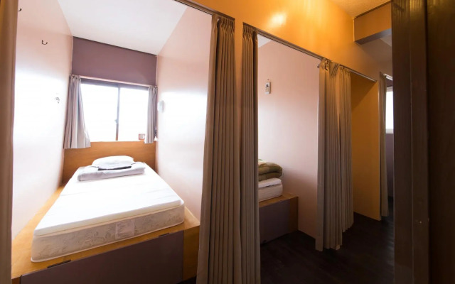 Little Barrel Guest House - Hostel
