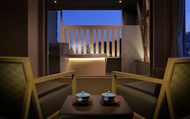 Atami Onsen Sakuraya Ryokan