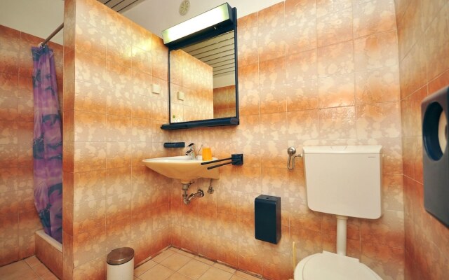 Pretty Apartment in Novalja with Garden near Zrče Beach