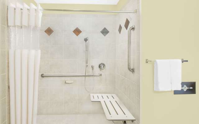 Baymont By Wyndham Snyder