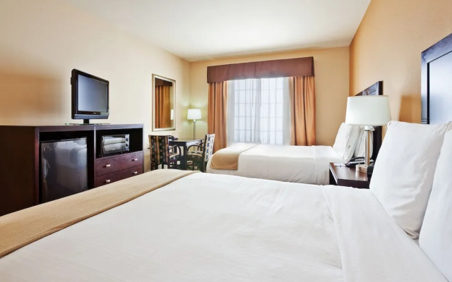 Holiday Inn Express Hotel & Suites Clovis